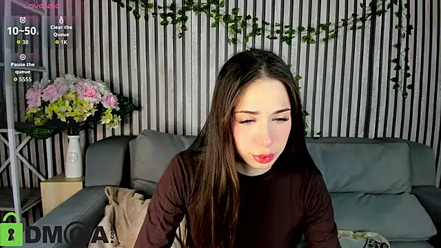 Lana Stones online show from 11/08/25, 12:11