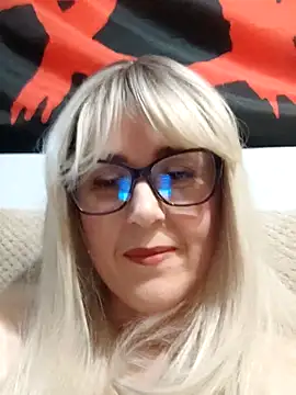 Amelialove42 online show from 12/15/25, 04:22