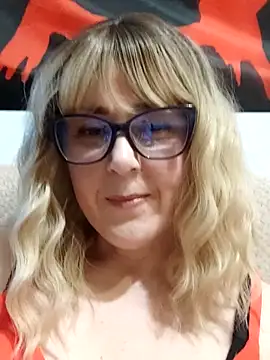 Amelialove42 online show from 04/13/26, 04:56