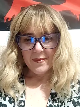 Amelialove42 online show from 04/18/26, 07:58