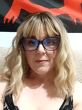 Amelialove42 online show from 04/19/26, 06:43