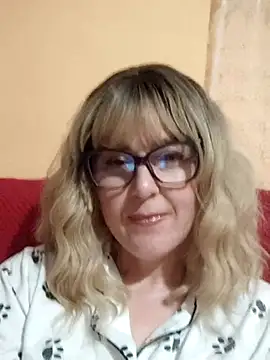 Amelialove42 online show from 06/05/26, 08:03