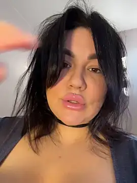 Snapshot of SwittieKendra chatting on 02/25/26, 06:45 SwittieKendra online show from 02/25/26, 06:45