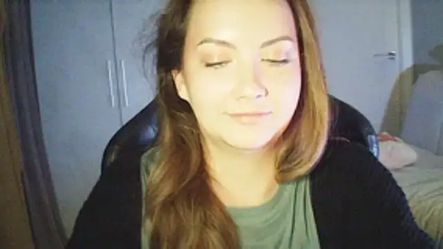 MoodieMira online show from 04/12/26, 09:20