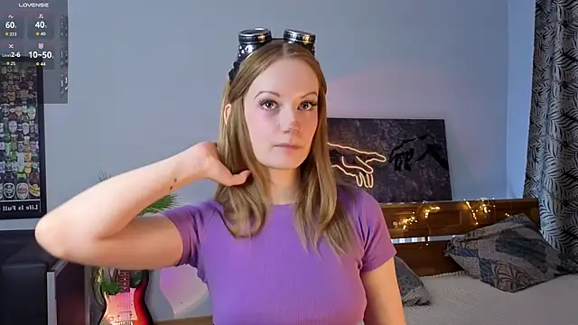 Snapshot of Edlin_gail chatting on 10/31/25, 02:40 Edlin gail online show from 10/31/25, 02:40