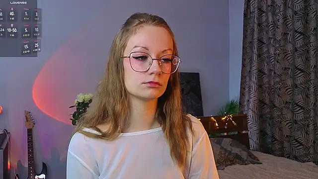 Snapshot of Edlin_gail chatting on 11/10/25, 01:26 Edlin gail online show from 11/10/25, 01:26