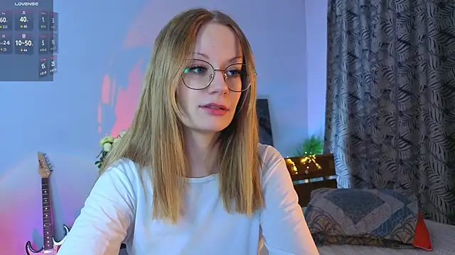 Snapshot of Edlin_gail chatting on 11/14/25, 01:26 Edlin gail online show from 11/14/25, 01:26