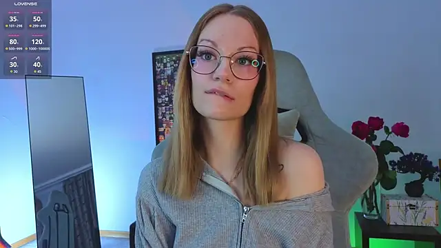 Snapshot of Edlin_gail chatting on 11/17/25, 01:33 Edlin gail online show from 11/17/25, 01:33