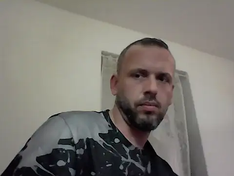 Snapshot of Mike_3789 chatting on 10/09/25, 05:55 Mike 3789 online show from 10/09/25, 05:55