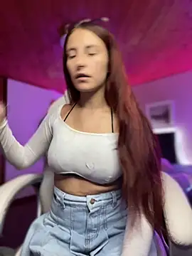 Im scarlett18 online show from 10/21/25, 03:46