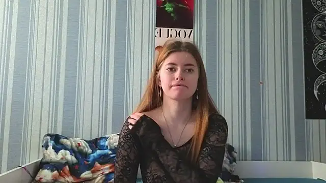Snapshot of EmiliaCouple chatting on 05/19/26, 11:49 EmiliaCouple online show from 05/19/26, 11:49