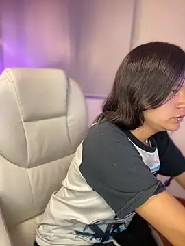 Ninfa pink online show from 10/30/25, 07:47