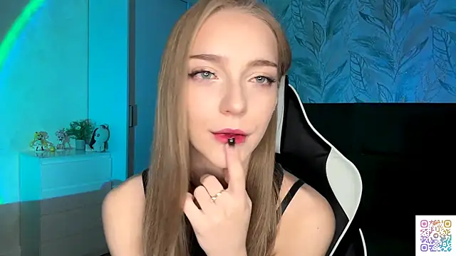 EvaPeace online show from 11/03/25, 04:08