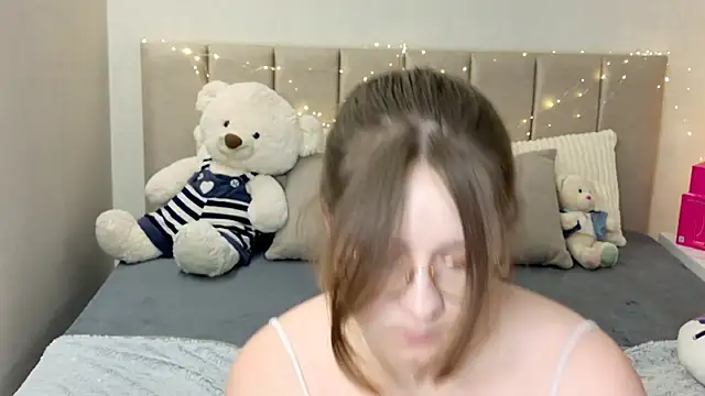 Snapshot of Briarx chatting on 05/19/26, 10:16 Briarx online show from 05/19/26, 10:16