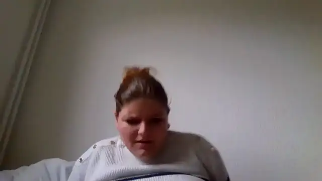 Snapshot of nymphomane2006 chatting on 10/14/25, 02:07 nymphomane2006 online show from 10/14/25, 02:07