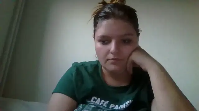 Snapshot of nymphomane2006 chatting on 10/16/25, 04:52 nymphomane2006 online show from 10/16/25, 04:52