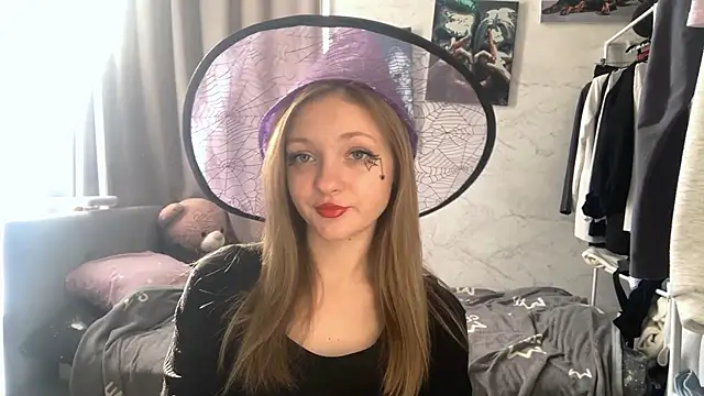  petaI online show from 10/31/25, 06:25