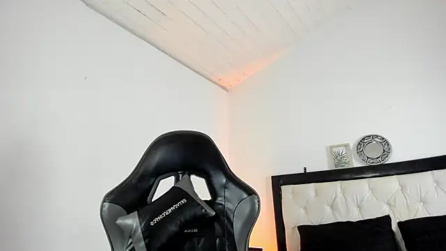 Barbieteeen online show from 12/05/25, 04:32