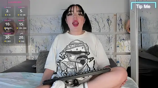 bubble  angel   online show from 10/16/25, 11:44