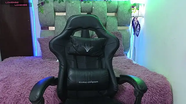 alix kitty online show from 04/16/26, 11:07