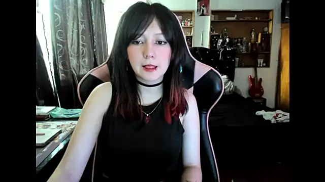 Maki Zein  online show from 12/05/25, 05:42