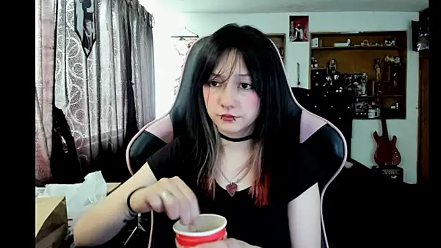 Maki Zein  online show from 01/14/26, 08:03