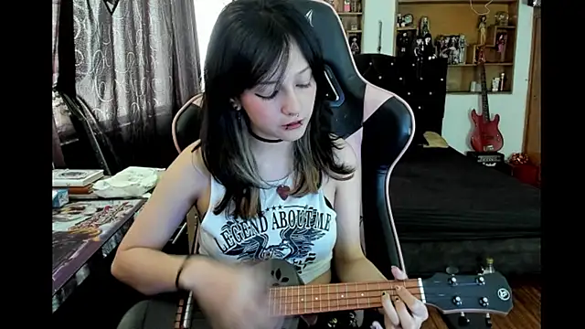 Maki Zein  online show from 02/12/26, 08:26