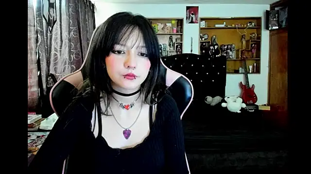 Maki Zein  online show from 02/20/26, 09:59