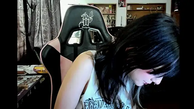 Maki Zein  online show from 03/04/26, 08:37