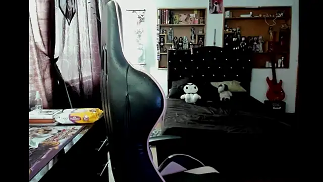 Maki Zein  online show from 03/06/26, 04:36