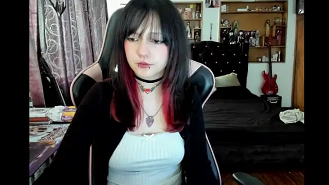 Maki Zein  online show from 03/12/26, 01:06