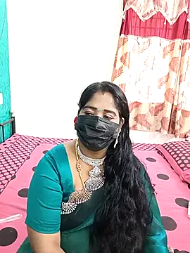 tamil-aunt online show from 11/11/25, 03:39