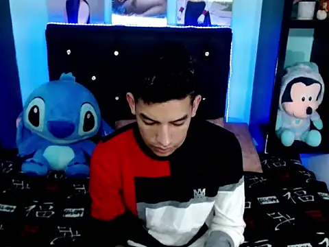 x Aaron x online show from 10/12/25, 04:00
