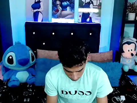 x Aaron x online show from 10/18/25, 04:26
