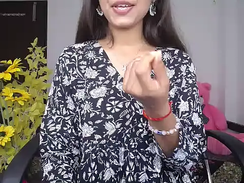 Hot Kareena online show from 10/19/25, 06:03