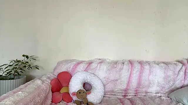 Kate mikki online show from 06/23/26, 07:06