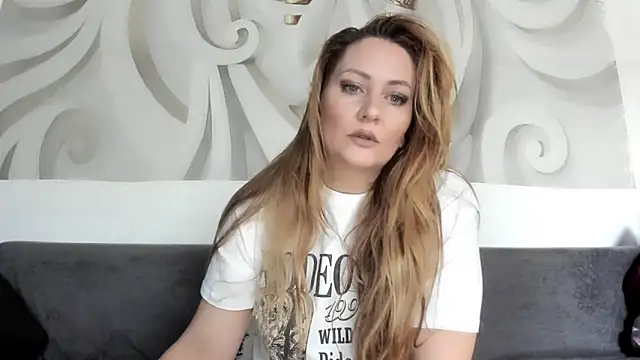 88  callmemadam  88 online show from 11/13/25, 08:02