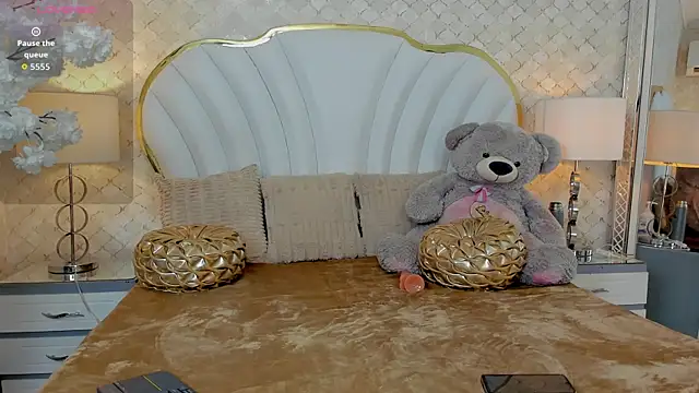 Alyssa tender online show from 10/15/25, 05:51