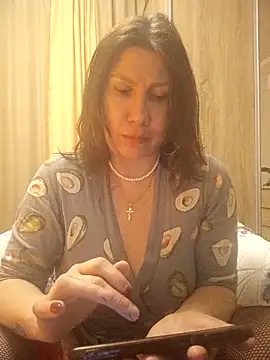 Snapshot of Ambika_beauty chatting on 02/01/26, 10:52 Ambika beauty online show from 02/01/26, 10:52