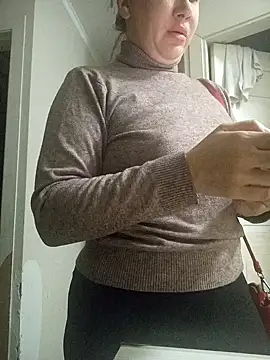 Snapshot of Ambika_beauty chatting on 02/22/26, 04:05 Ambika beauty online show from 02/22/26, 04:05