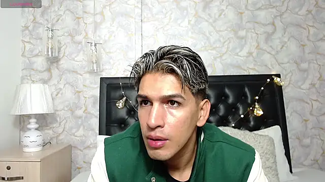 MathiasTaylorr online show from 10/24/25, 03:36