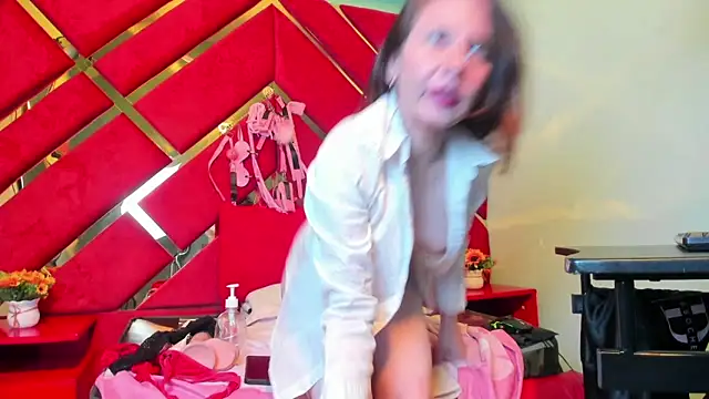 Kylie Bloom online show from 03/22/26, 11:30