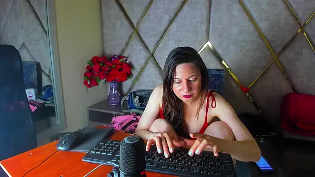 Snapshot of Kylie_Bloom chatting on 04/28/26, 08:47 Kylie Bloom online show from 04/28/26, 08:47