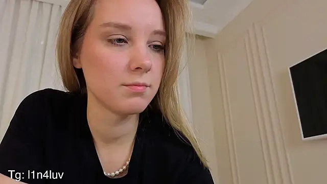 AIicaparkerc online show from 11/16/25, 09:31