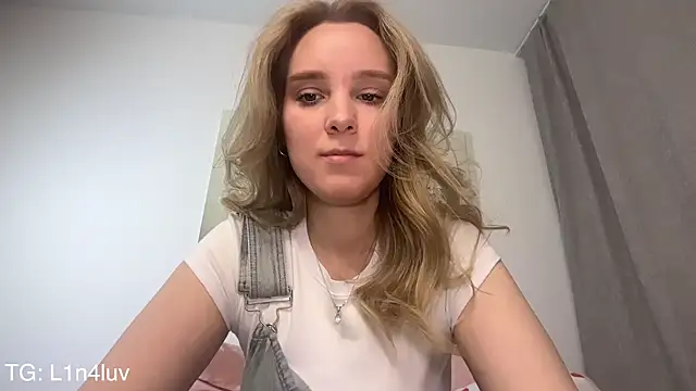 AIicaparkerc online show from 03/26/26, 04:12