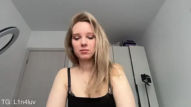 AIicaparkerc online show from 03/29/26, 02:17