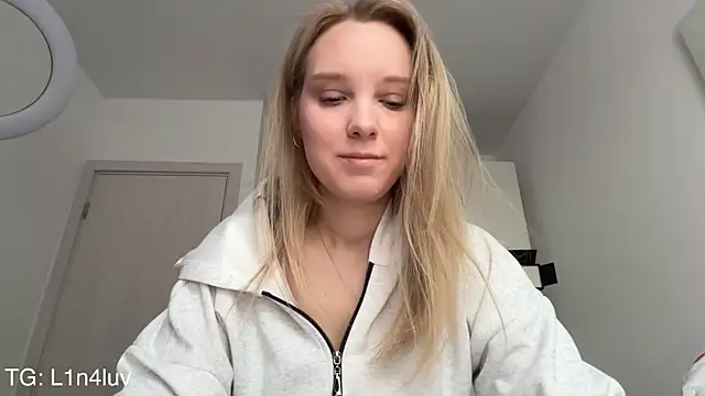 AIicaparkerc online show from 04/04/26, 02:14