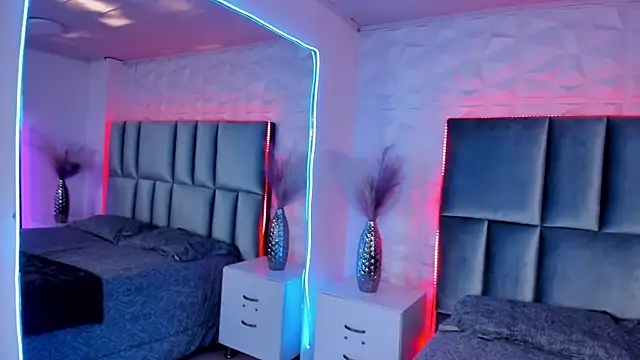 HollyPeach online show from 01/12/26, 07:41