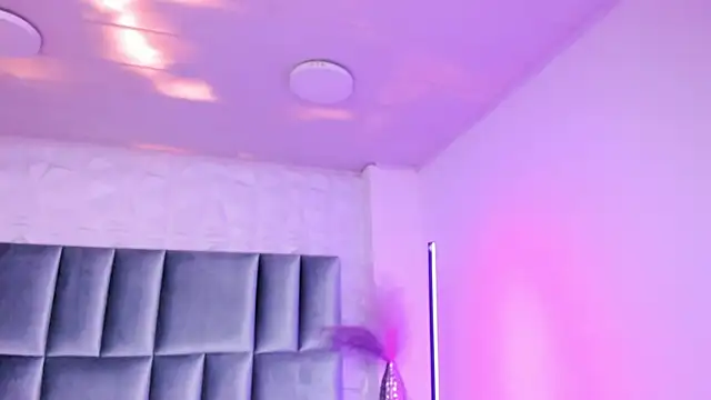 HollyPeach online show from 03/02/26, 07:32