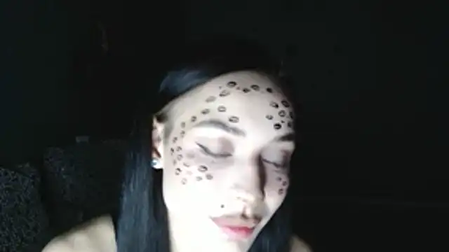 Daphne Darkthorn online show from 10/31/25, 04:41